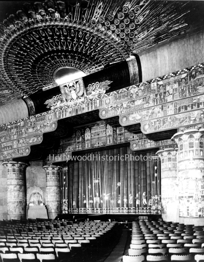 Egyptian Theatre Interior 1922 2 6712 Hollywood.jpg